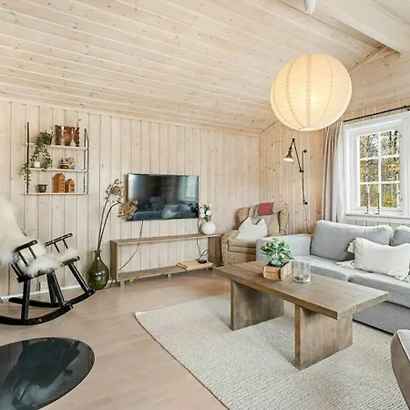 בית נופש Modernized Near Slopes With Deck Views Nesland