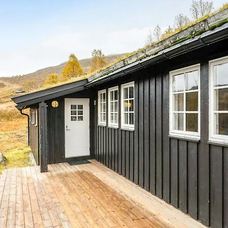 Modernized Near Slopes With Deck Views *